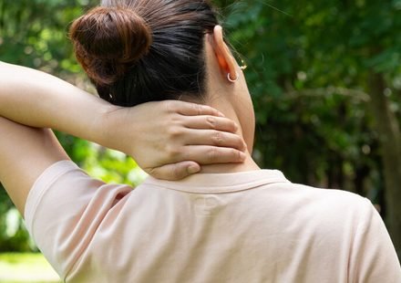 A women with neck pain cervical problem