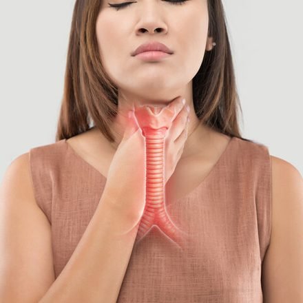 गले में जमा कफ (बलगम) तुरंत साफ करने के 8 आसान देसी नुस्खे: जानिए कारण, परहेज और आयुर्वेदिक इलाज thorat mucus